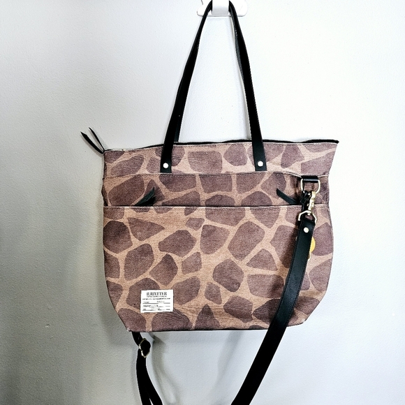 R.Riveter Ada large crossbody tote giraffe mixed media canvas - Picture 7 of 13